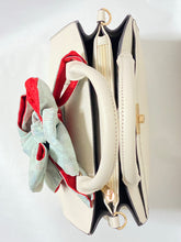 画像をギャラリービューアに読み込む, 大島紬 水色に草花模模/ 赤の小桜⁂Flower pattern in light blue / Red small cherry blossoms