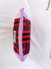 画像をギャラリービューアに読み込む, 伊予絣 の ポーチ キルト芯入り 赤い三崩し文  Iyo kasuri pouch with quilt core Red three-breaking sentence文