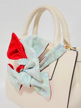 画像をギャラリービューアに読み込む, 大島紬 水色に草花模模/ 赤の小桜⁂Flower pattern in light blue / Red small cherry blossoms