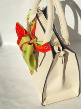 画像をギャラリービューアに読み込む, 伊予絣 朱色に黄色と白の楕円ドット柄  / 裏地は、さや型の爽やかグリーン ⁂ Iyo Kasuri Vermilion with yellow and white oval dot pattern  /  Bright green Saya shape