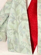 画像をギャラリービューアに読み込む, 大島紬 水色に草花模模/ 赤の小桜⁂Flower pattern in light blue / Red small cherry blossoms