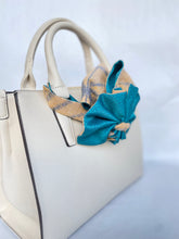 画像をギャラリービューアに読み込む, 伊予絣 優しいオレンジ色の生地に薄い青の大き目の麻の葉模様 / 帯裏 青のさや型 ⁂Iyo Kasuri: A gentle orange fabric with a large light blue hemp leaf pattern / obi back blue pod pattern