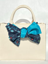 画像をギャラリービューアに読み込む, 伊予絣 水色の花二色使い/水色さや型⁂Iyo Kasuri Two colors of light blue flowers / light blue pod type