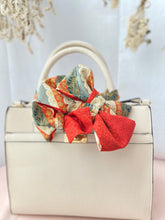 画像をギャラリービューアに読み込む, プリント生地 白と金彩の桜咲く/帯裏 赤のクリスタル⁂Printed fabric, white and golden cherry blossoms, obi back, red crystal