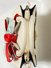 画像をギャラリービューアに読み込む, 大島紬 水色に草花模模/ 赤の小桜⁂Flower pattern in light blue / Red small cherry blossoms