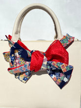 画像をギャラリービューアに読み込む, 正絹縮緬 雪輪に四季の草木花  /  小桜朱色⁂ Pure silk crepe Flowers of the four seasons on the snow ring / Red small cherry blossoms