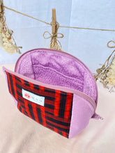 画像をギャラリービューアに読み込む, 伊予絣 の ポーチ キルト芯入り 赤い三崩し文  Iyo kasuri pouch with quilt core Red three-breaking sentence文