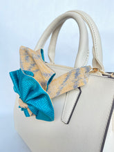 画像をギャラリービューアに読み込む, 伊予絣 優しいオレンジ色の生地に薄い青の大き目の麻の葉模様 / 帯裏 青のさや型 ⁂Iyo Kasuri: A gentle orange fabric with a large light blue hemp leaf pattern / obi back blue pod pattern