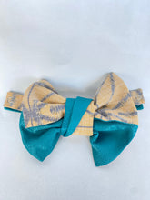 画像をギャラリービューアに読み込む, 伊予絣 優しいオレンジ色の生地に薄い青の大き目の麻の葉模様 / 帯裏 青のさや型 ⁂Iyo Kasuri: A gentle orange fabric with a large light blue hemp leaf pattern / obi back blue pod pattern