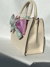 画像をギャラリービューアに読み込む, 大島紬水色 花のデザイン/帯裏 藤色の小桜⁂Oshima Tsumugi light blue flower design / obi back mauve small cherry blossoms