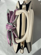 画像をギャラリービューアに読み込む, 大島紬水色 花のデザイン/帯裏 藤色の小桜⁂Oshima Tsumugi light blue flower design / obi back mauve small cherry blossoms