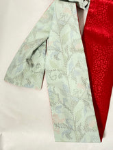 画像をギャラリービューアに読み込む, 大島紬 水色に草花模模/ 赤の小桜⁂Flower pattern in light blue / Red small cherry blossoms