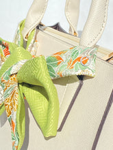 画像をギャラリービューアに読み込む, 正絹 疋田柄雲枝桜金銀彩  /  さや型 若草色 ⁂ Pure Silk  Hikita pattern Clouds and cherry blossoms gold and silver / Bright green Saya shape