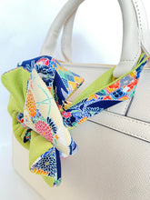 画像をギャラリービューアに読み込む, 正絹縮緬 雪輪に四季の草木花 /さや型黄緑⁂Pure silk crepe Flowers of the four seasons on the snow ring / Saya type young grass color