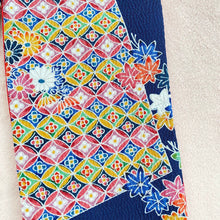 画像をギャラリービューアに読み込む, 正絹縮緬 雪輪に四季の草木花  /  小桜朱色⁂ Pure silk crepe Flowers of the four seasons on the snow ring / Red small cherry blossoms