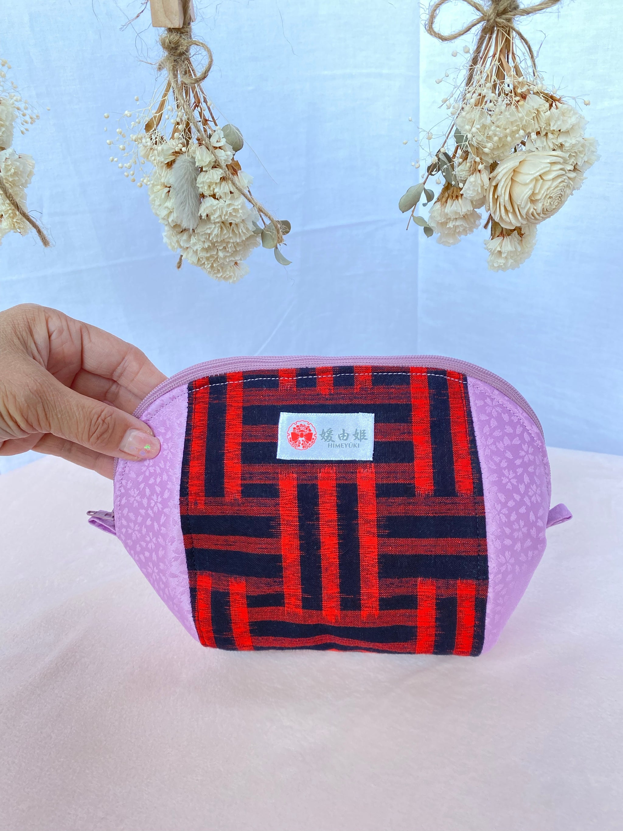 伊予絣 の ポーチ キルト芯入り 赤い三崩し文 Iyo kasuri pouch
